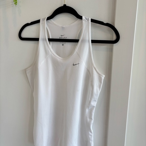 Nike Dri-Fit Women's White Mesh Racerback Running Tank Top Size Small - Picture 2 of 10